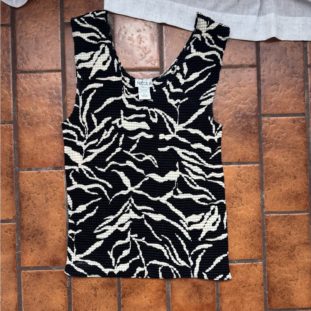 NICOLA Black and White Patterned Tank Top